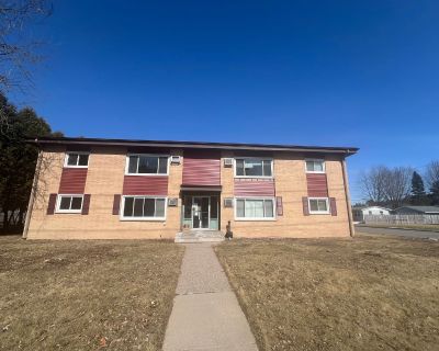 2 Bedroom 1BA 900 ft Apartment For Rent in Schofield, WI