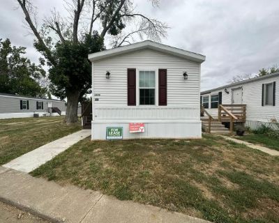 2 Bedroom 2BA 1056 ft Mobile Home For Rent in Cedar Rapids, IA