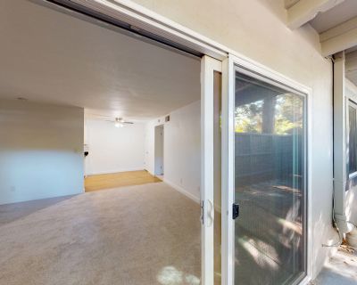 450 Alameda del Prado . LIMITED-TIME MOVE-IN SPECIALS! Promo 1: Enjoy up to 1 MONTH FREE when you move in before 11/15/2025 Apply & sign your lease within 48 hours after your tour to qualify! Low Deposit: Just $500 for well-qualified applicants (700+ credit score) Pet-Friendly Bonus: FREE deposit & rent for 1 pet (see pet restrictions) Parking Perk: 1 FREE parking space included Enjoy a cozy, c...