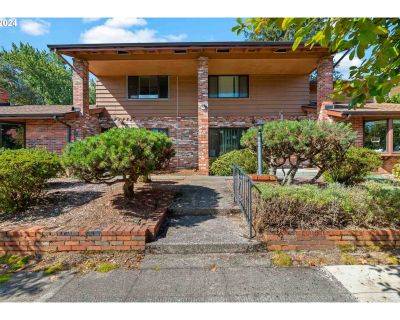 2 Bedroom 2BA 1368 ft Condo For Sale in Portland, OR