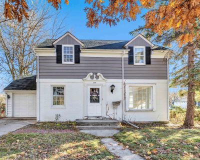 3 Bedroom 1BA 1470 ft Single Family House For Sale in Green Bay, WI