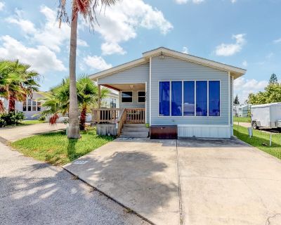 2 Bedroom 1BA House Vacation Rental in Long Island Village 111 Abalone Circle, Port Isabel, TX