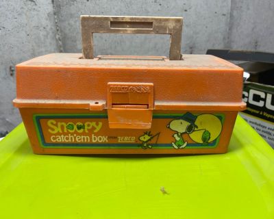 Vintage Snoopy Catch em box from Zebco - 11.5 x6 x5
