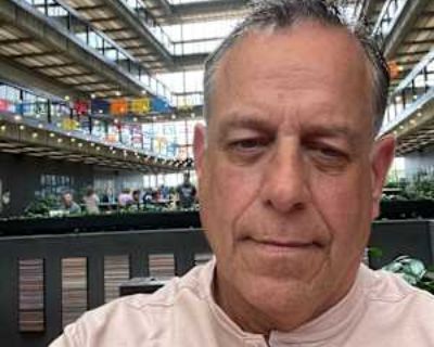 Non-smoker. Budget: $900 per month. Ready to move: November 30. Looking for myself. Banker for PNC Bank quiet /work during the day 8-5 pm. Don t smoke don t drink no drugs.