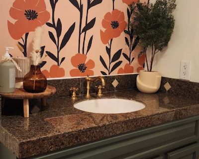 Private room with shared bathroom in a House with 2 roomies, Orcutt, CA 93455