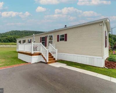 2 Bedroom 2BA 980 ft Manufactured Home For Sale in HALIFAX, PA