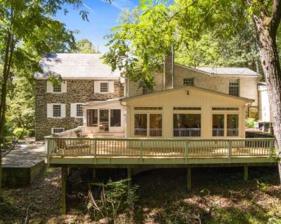 4 Bedroom 2.5BA 4000 ft Pet-Friendly Apartment For Rent in Baltimore County, MD