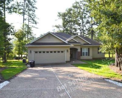 3 Bedroom 2BA 1639 ft Furnished Apartment For Rent in Hot Springs Village, AR