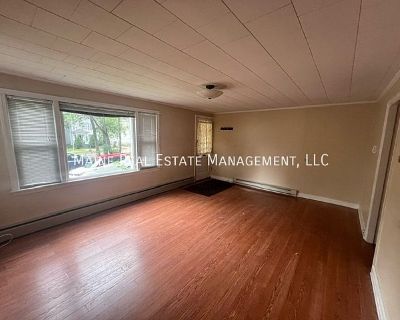 1 Bedroom 1BA Pet-Friendly Apartment For Rent in Bangor, ME