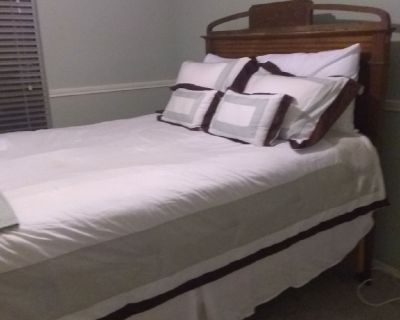 Room for rent
New carpet and paint. Adjacent Bathroom. Full Access to Kitchen and Living Room. Driveway available as well. Quiet Neighborhood. Watauga TX. No Pets No Smoking. Looking for a tenant preferably a commuter and has full time job. 
Background Check 
650$ monthly
1000.00$ deposit
Beautiful Home
Available January 3rd