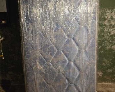 Twin mattress and box spring