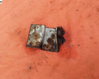 Bay Window Engine Cover Prop Roller Mount