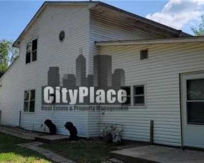 2 Bedroom 1BA 950 ft Apartment For Rent in Indianapolis, IN