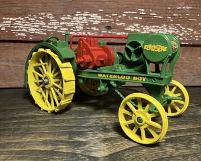 Ertl 1:16 - John Deere Waterloo Boy Die-Cast Tractor