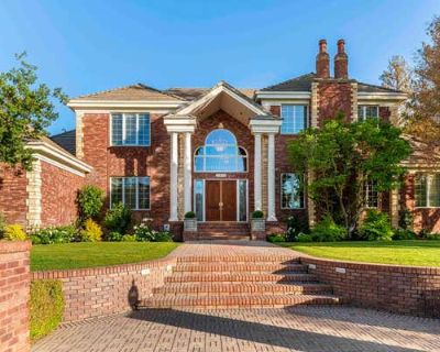 5 Bedroom 8BA 7025 ft Single Family Home For Sale in BAKERSFIELD, CA