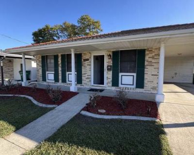 3 Bedroom 2BA 1425 ft Apartment For Rent in Metairie, LA