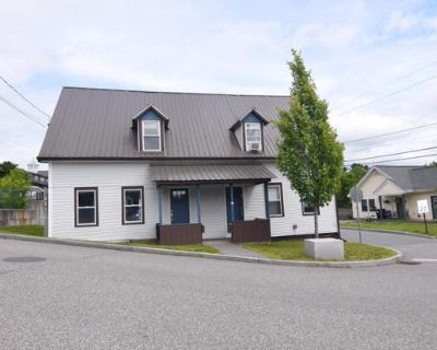 2 Bedroom 1BA 521 ft Townhouse For Sale in LITTLETON, NH