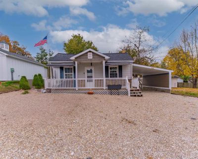 3 Bedroom 1BA 1065 ft Single Family House For Sale in Newburgh, IN