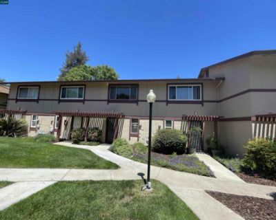 2 Bedroom 2BA 1088 ft Townhouse For Sale in Concord, CA