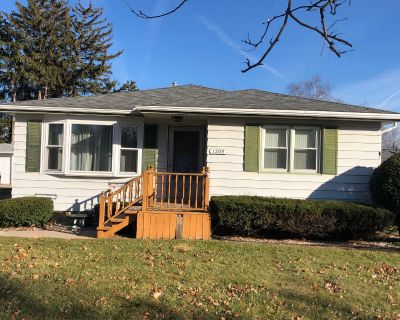 3 Bedroom 1BA 1144 ft Single Family House For Sale in Joliet, IL
