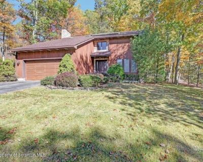Skyline Dr S, South Abington Township, Home For Sale