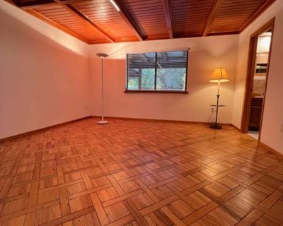 Private room with ensuite in a House with 1 roomie, Los Gatos, CA 95033