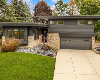 4 Bedroom 3BA 2300 ft Apartment For Rent in Mequon, WI