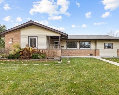 4 Bedroom 2BA 1550 ft Single Family Home For Sale in ELK GROVE VILLAGE, IL