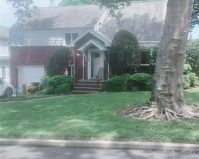 4 Bedroom 2BA Single Family House For Rent in Teaneck, NJ