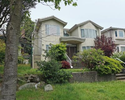 4 Bedroom 4BA 2873 ft Furnished Pet-Friendly House For Rent in Vancouver, British Columbia
