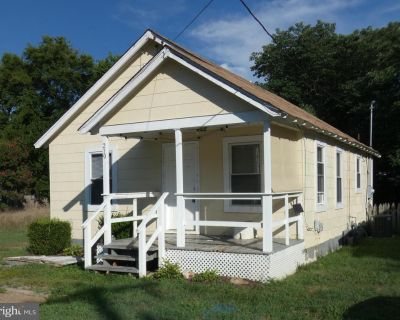 2 Bedroom 1BA 768 ft Apartment For Rent in Fredericksburg, VA