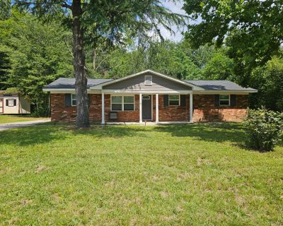 3 Bedroom 1BA 1250 ft Apartment For Rent in Augusta, GA