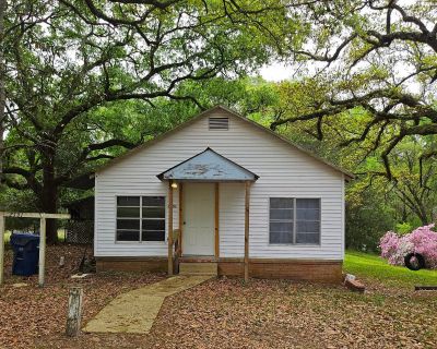2 Bedroom 1BA 1296 ft House For Rent in Hornbeck, LA