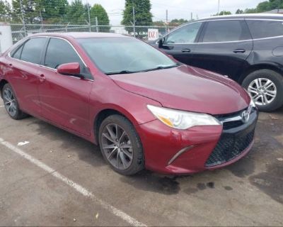 Salvage Red 2016 Toyota Camry Xse