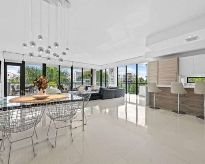 60 Hendricks Isle. Home to gorgeous beaches, perfect weather, boating canals, and upscale dining & shopping galore!. In unit laundry Patio / balcony Dishwasher Pet friendly Parking Walk in closets Unit Amenities dishwasher ice maker in unit laundry microwave patio / balcony range refrigerator walk in closets Property Amenities pet friendly elevator gym on-site laundry parking pool bbq/grill. 3 ...