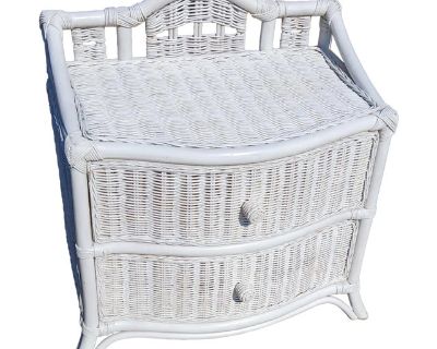 1990s Boho Chic Coastal Wicker Rattan Nightstand Side Table