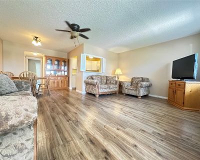 1 Bedroom 1BA 700 ft Furnished Condo For Sale in Deerfield Beach, FL