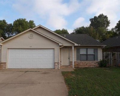 3 Bedroom 2BA House For Rent in Edmond, OK