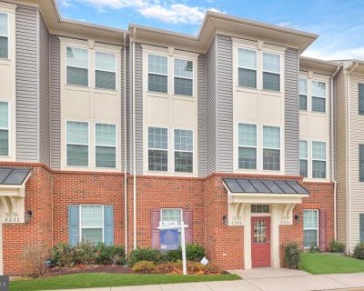 3 Bedroom 3BA 1780 ft Condo For Sale in Manassas, VA