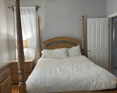 Private room with own bathroom in a House with 1 roomie, Concord, CA 94521