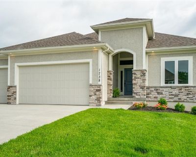 3 Bedroom 3BA 2604 ft Single Family House For Sale in Lees Summit, MO