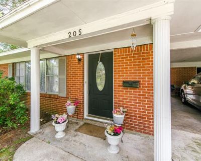 3 Bedroom 2BA 1360 ft Single Family Home For Sale in SPRINGHILL, LA
