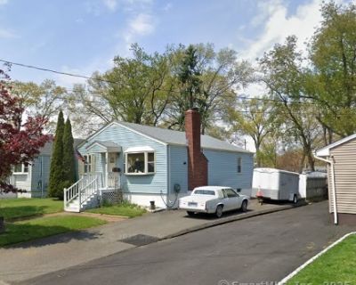 2 Bedroom 2BA 1026 ft Single Family House For Sale in Stratford, CT