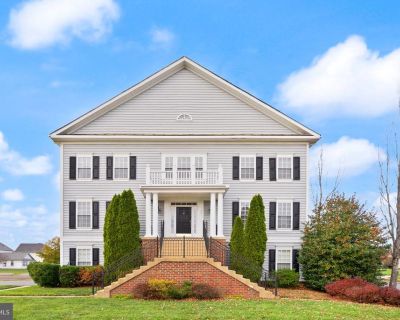 3 Bedroom 2BA 2611 ft Apartment For Rent in Bristow, VA