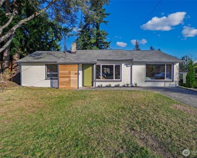3 Bedroom 1BA 1266 ft Single Family House For Sale in Lake Forest Park, WA