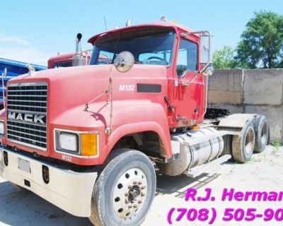 2007 CHN613 Tandem Axle Daycab Tractor