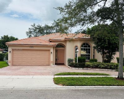 4 Bedroom 3BA 2116 ft Apartment For Rent in Pembroke Pines, FL