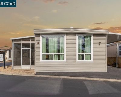 2 Bedroom 2BA 1120 ft Mobile Home For Sale in BRENTWOOD, CA