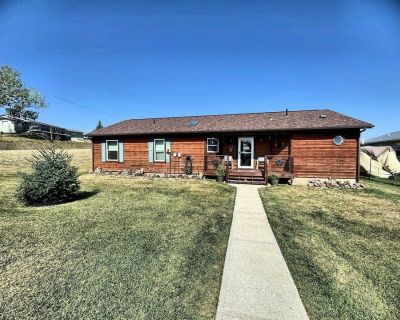 3 Bedroom 2BA 1533 ft² Residential For Sale in Custer, SD