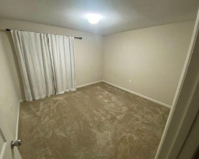 Room For Rent in 2BR 2BA Property, Wilmington, NC